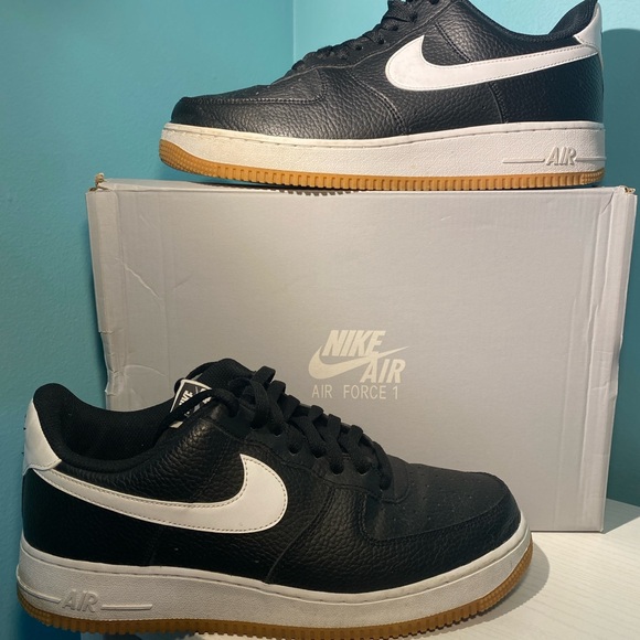 🔥 Nike Air Force 1 ‘07 - Black/White Gum bottom (Men’s 10.5 / Women’s 12) 🔥 - Picture 5 of 6